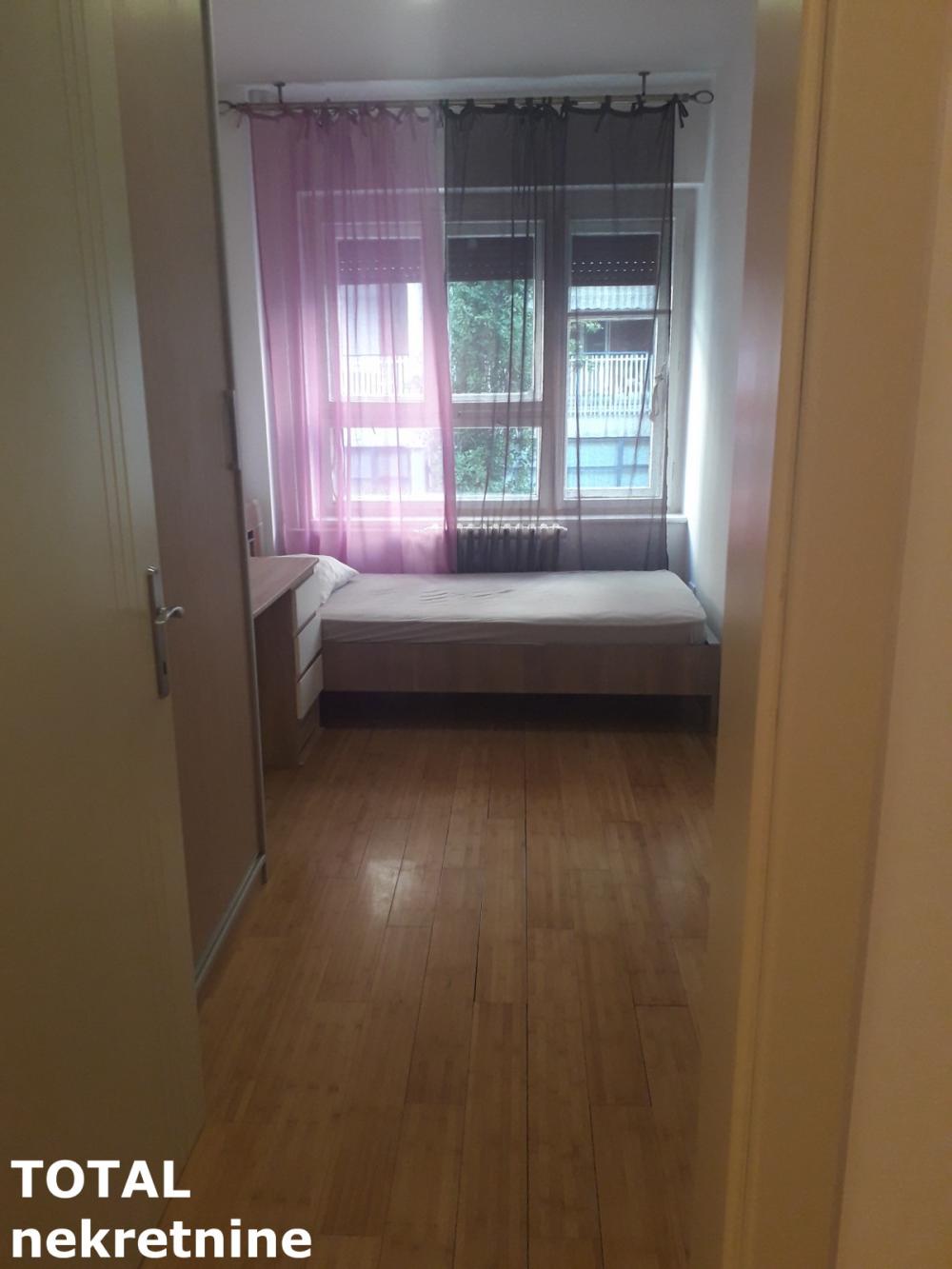 Slika 2 - Stan,NOVI SAD,CENTAR,kv: 46.00, € 196000, ID: 1100605