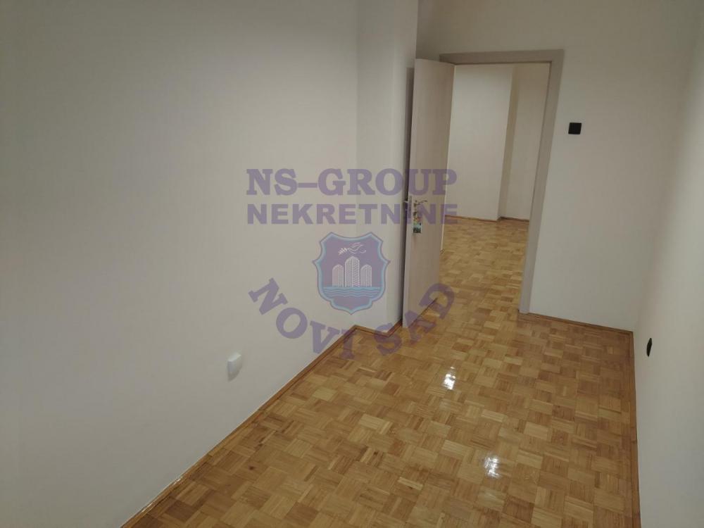 Slika 0 - Dvoiposoban stan na Novom Naselju