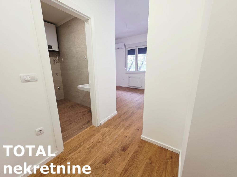 Slika 9 - Stan,NOVI SAD,SAJAM,kv: 29.00, € 105000, ID: 1102557