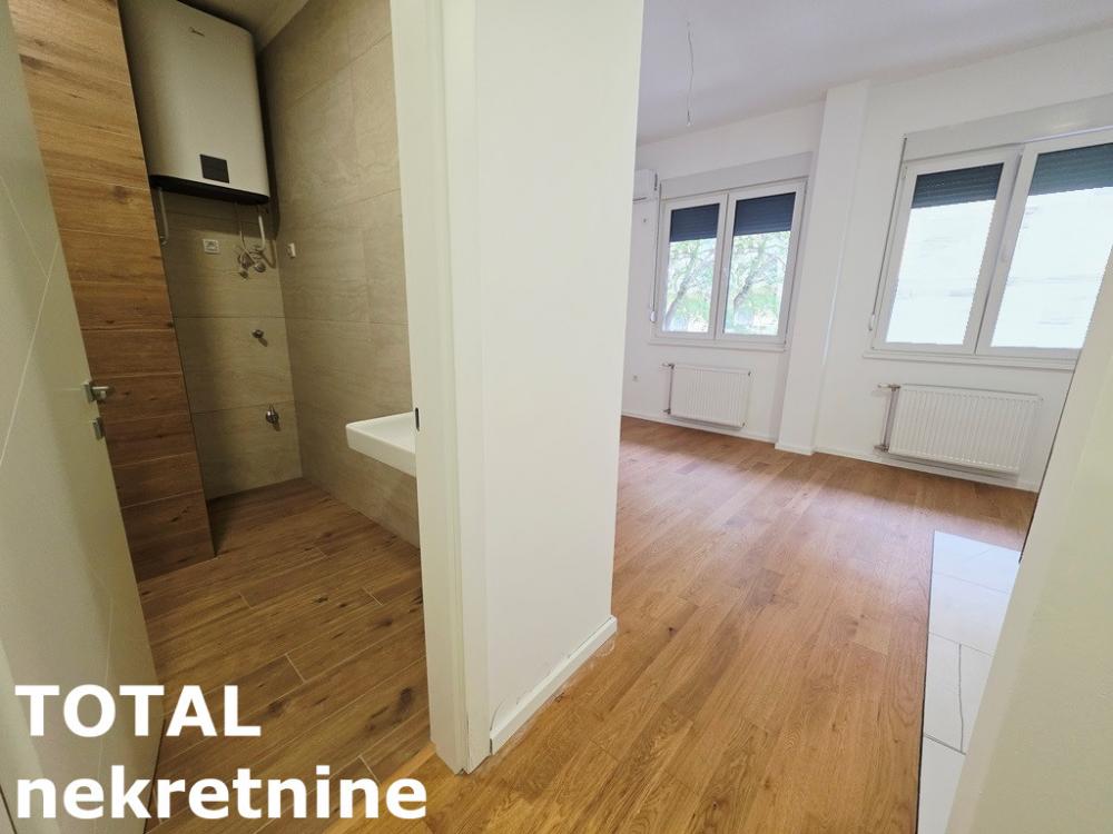Slika 7 - Stan,NOVI SAD,SAJAM,kv: 29.00, € 105000, ID: 1102557