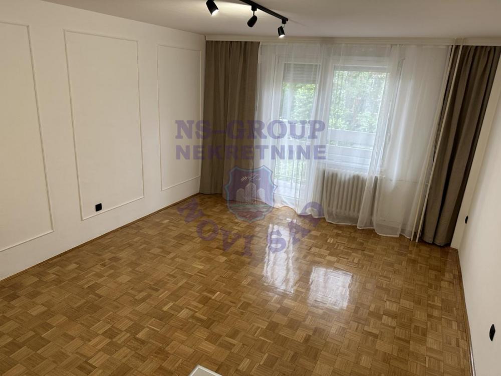 Slika 3 - Dvoiposoban, 60m2, Novo naselje Novi Sad, sa terasom, ima lift