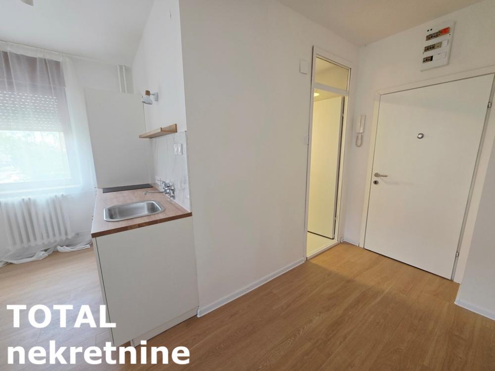 Slika 9 - Stan,NOVI SAD,SAJAM,kv: 30.00, € 102000, ID: 1102550