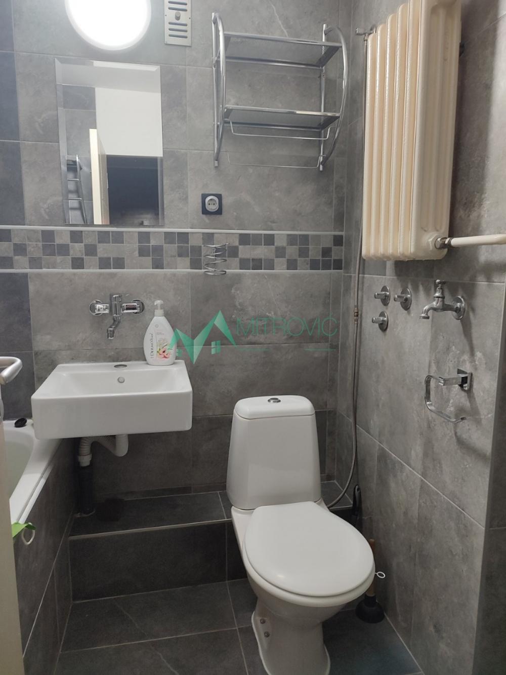 Slika 9 - Liman 3 - odličan dvosoban stan od 52m2 na traženoj lokaciji 