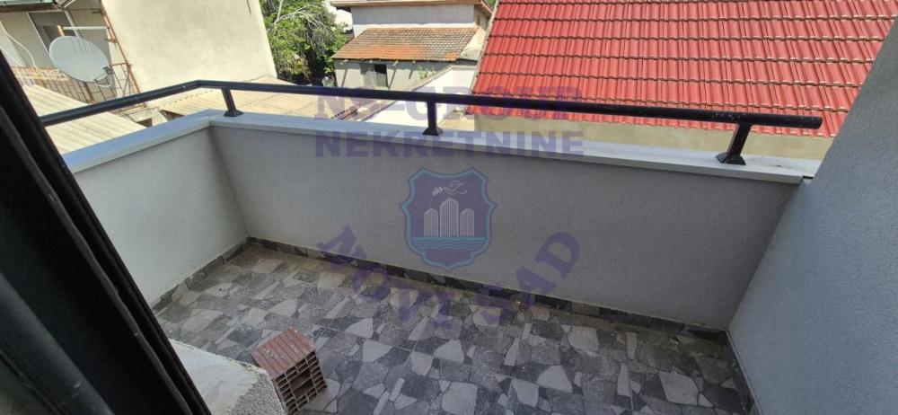 Slika 9 - 570415-Trosoban stan na Salajci!
