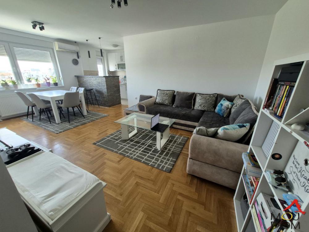 Slika 1 - Stan,NOVI SAD,SOMBORSKI BULEVAR,kv: 62, € 191580, ID: 1032227