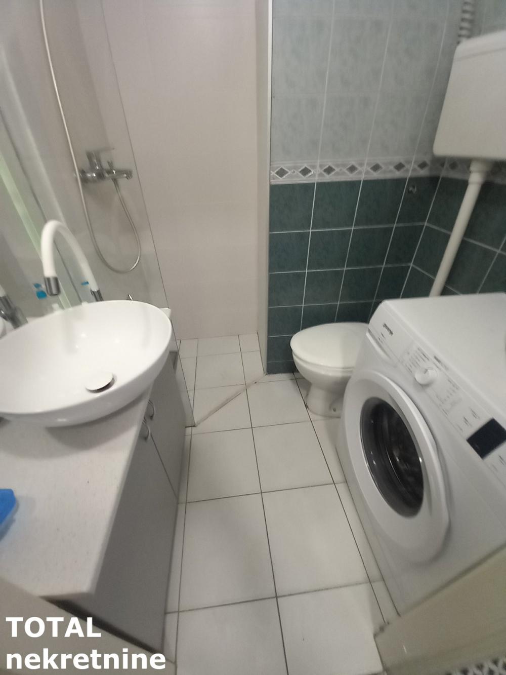 Slika 6 - Stan,NOVI SAD,BULEVAR,kv: 31.00, € 114000, ID: 1102588