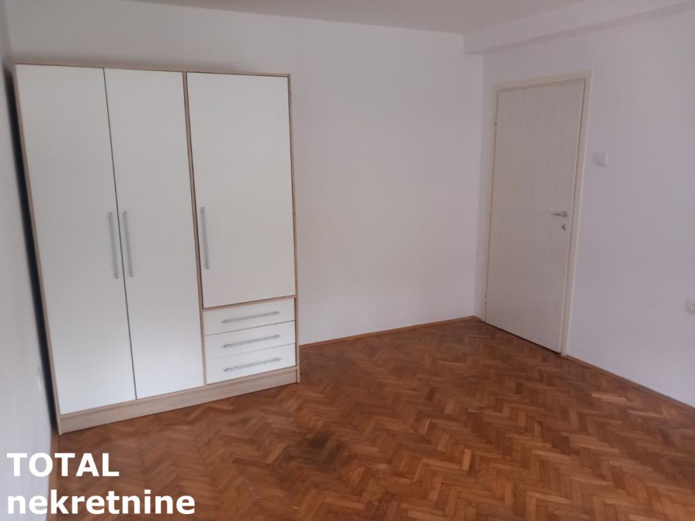 Slika 5 - Stan,NOVI SAD,BULEVAR,kv: 31.00, € 114000, ID: 1102588
