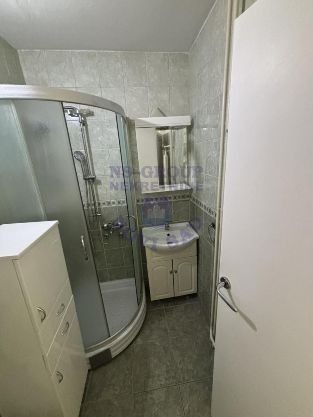 Slika 6 - Dvoiposoban, 56m2, Liman 2 Novi Sad, sa terasom