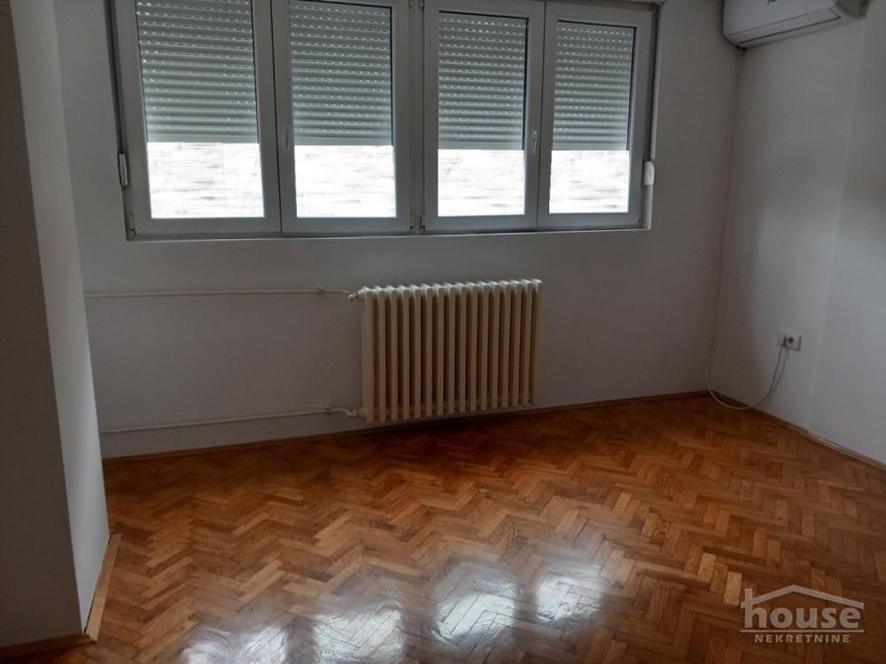 Slika 1 - Stan,NOVI SAD,BULEVAR,kv: 31.00, € 114000, ID: 1065740