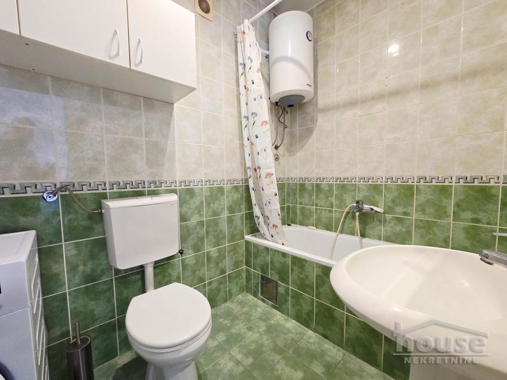 Slika 9 - Stan,NOVI SAD,BULEVAR,kv: 34.00, € 100000, ID: 1065650