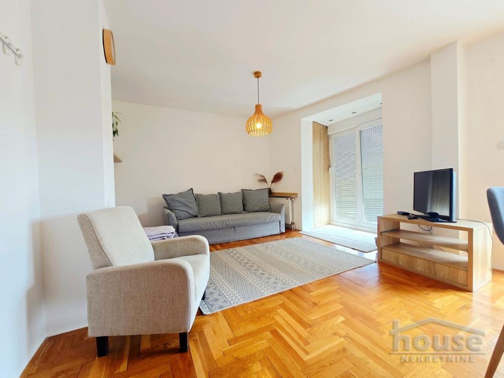 Slika 5 - Stan,NOVI SAD,BULEVAR,kv: 34.00, € 100000, ID: 1065650