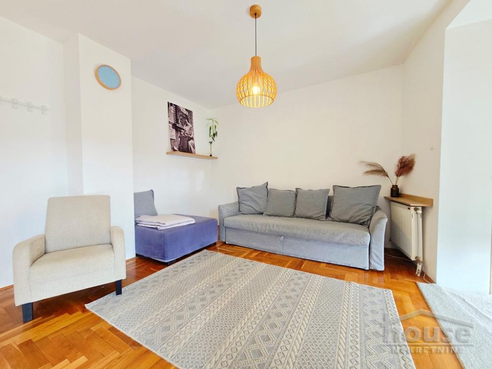 Slika 6 - Stan,NOVI SAD,BULEVAR,kv: 34.00, € 100000, ID: 1065650