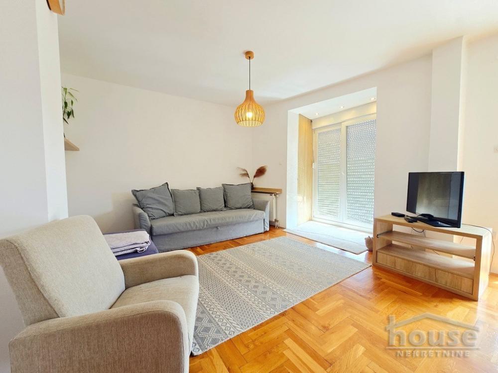 Slika 1 - Stan,NOVI SAD,BULEVAR,kv: 34.00, € 100000, ID: 1065650