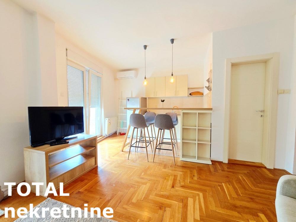 Slika 6 - Stan,NOVI SAD,BULEVAR,kv: 34.00, € 100000, ID: 1102498