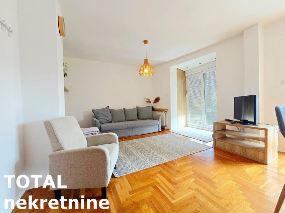 Slika 2 - Stan,NOVI SAD,BULEVAR,kv: 34.00, € 100000, ID: 1102498