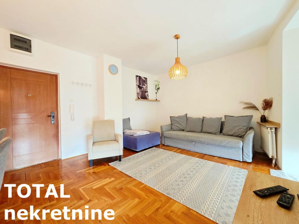 Slika 7 - Stan,NOVI SAD,BULEVAR,kv: 34.00, € 100000, ID: 1102498