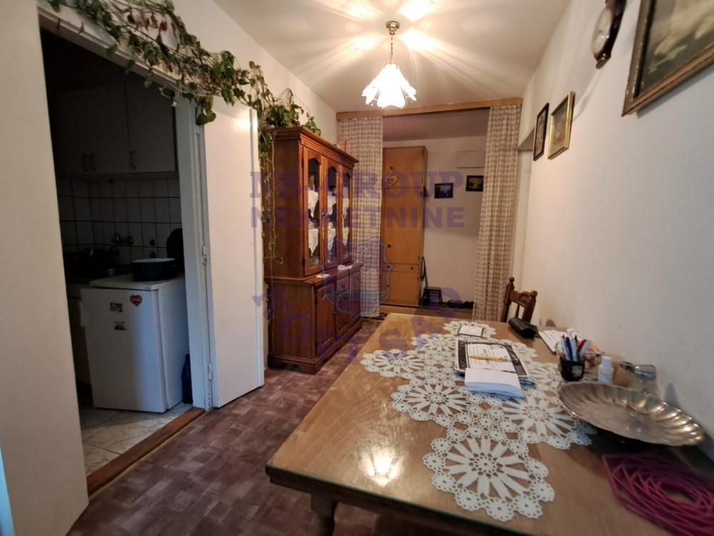 Slika 2 - Dvosoban, 58m2, Detelinara Novi Sad, sa terasom, ima lift