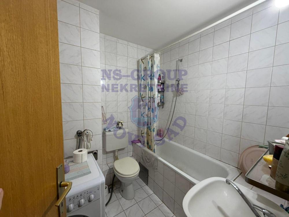 Slika 7 - Dvosoban, 49m2, Novo naselje Novi Sad, sa terasom, ima lift