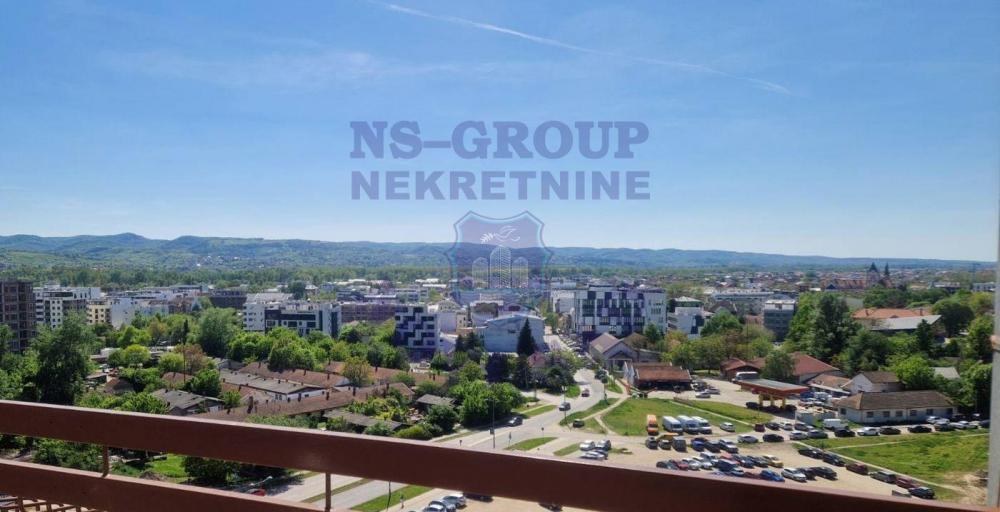 Slika 9 - Trosoban, 78m2, Liman 4 Novi Sad, sa terasom, ima lift