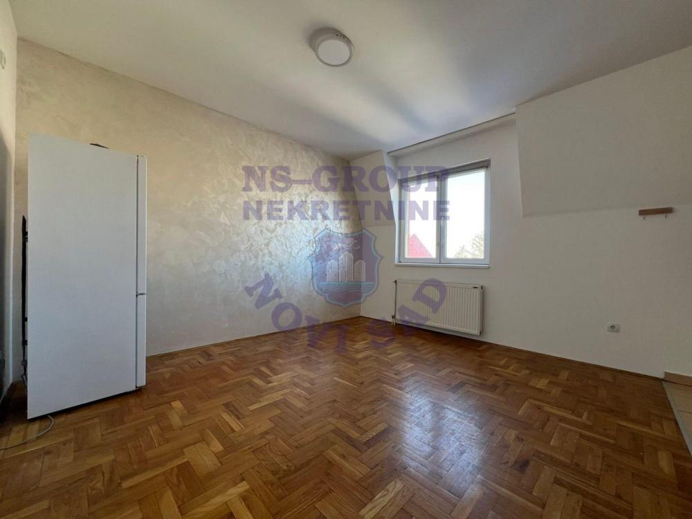 Slika 1 - Dvoiposoban, 49m2, Telep Novi Sad, sa terasom