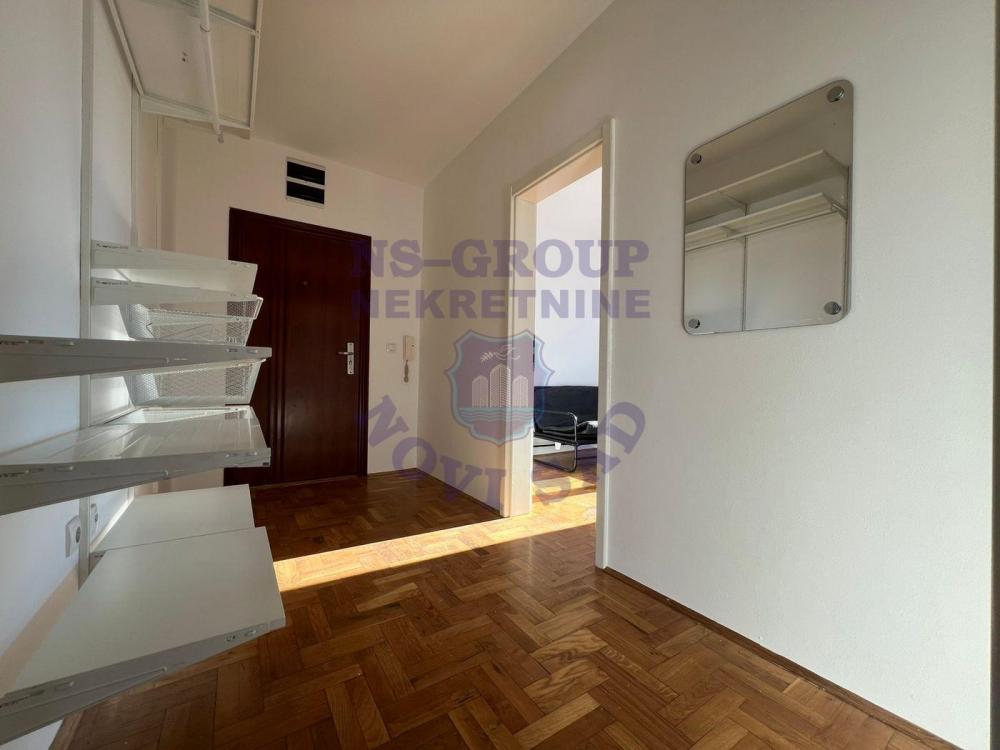 Slika 4 - Dvoiposoban, 49m2, Telep Novi Sad, sa terasom
