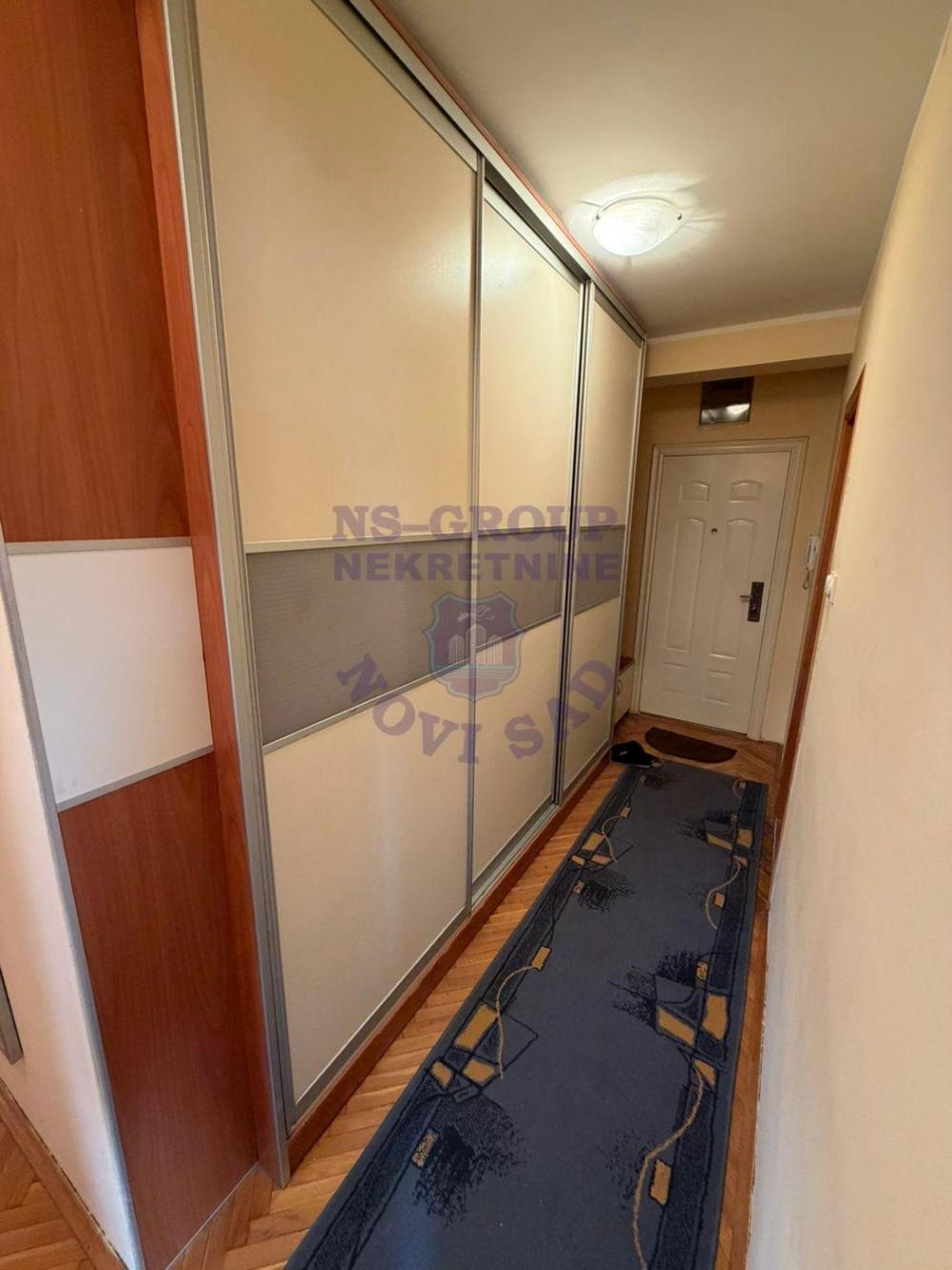 Slika 6 - Trosoban, 64m2, Nova Detelinara Novi Sad, sa terasom, ima lift
