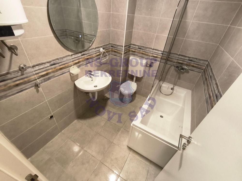 Slika 6 - Četvorosoban, 68m2, Adice Novi Sad, sa terasom