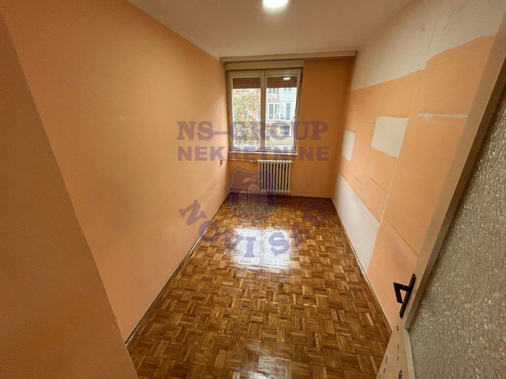 Slika 2 - Odlican dvoiposoban stan na Detelinari!