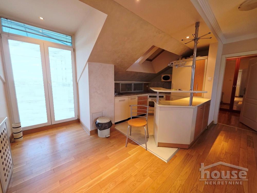 Slika 5 - Stan,NOVI SAD,BULEVAR,kv: 145.00, € 246500, ID: 1065778