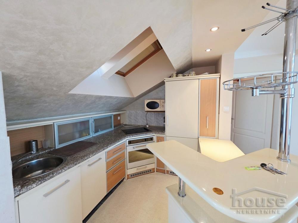 Slika 7 - Stan,NOVI SAD,BULEVAR,kv: 145.00, € 246500, ID: 1065778