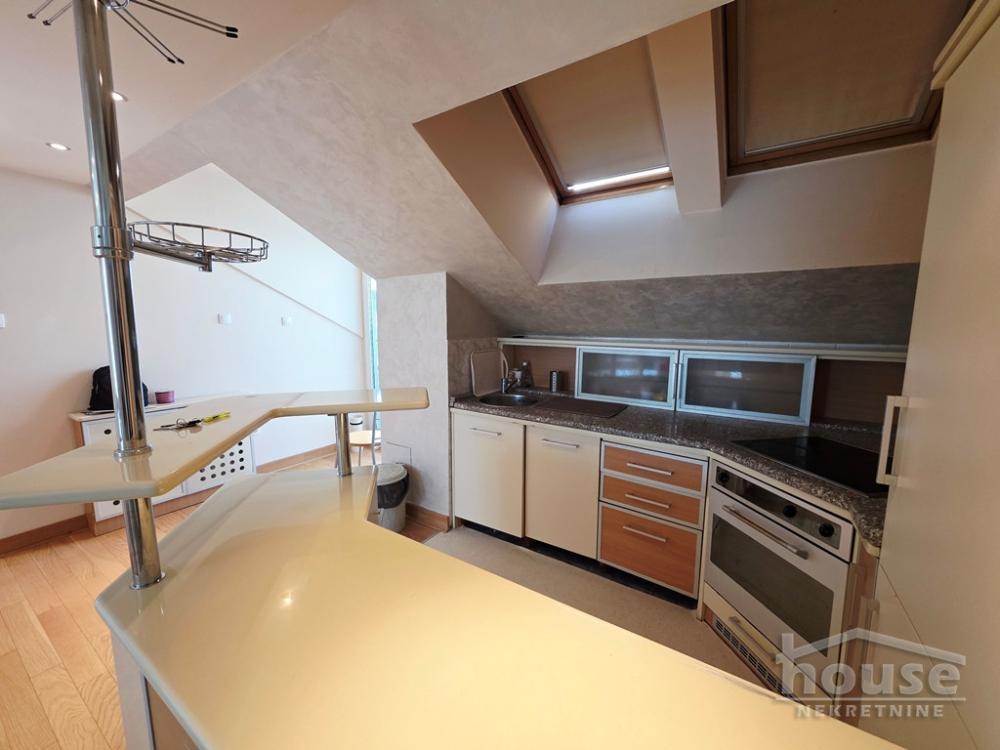 Slika 6 - Stan,NOVI SAD,BULEVAR,kv: 145.00, € 246500, ID: 1065778