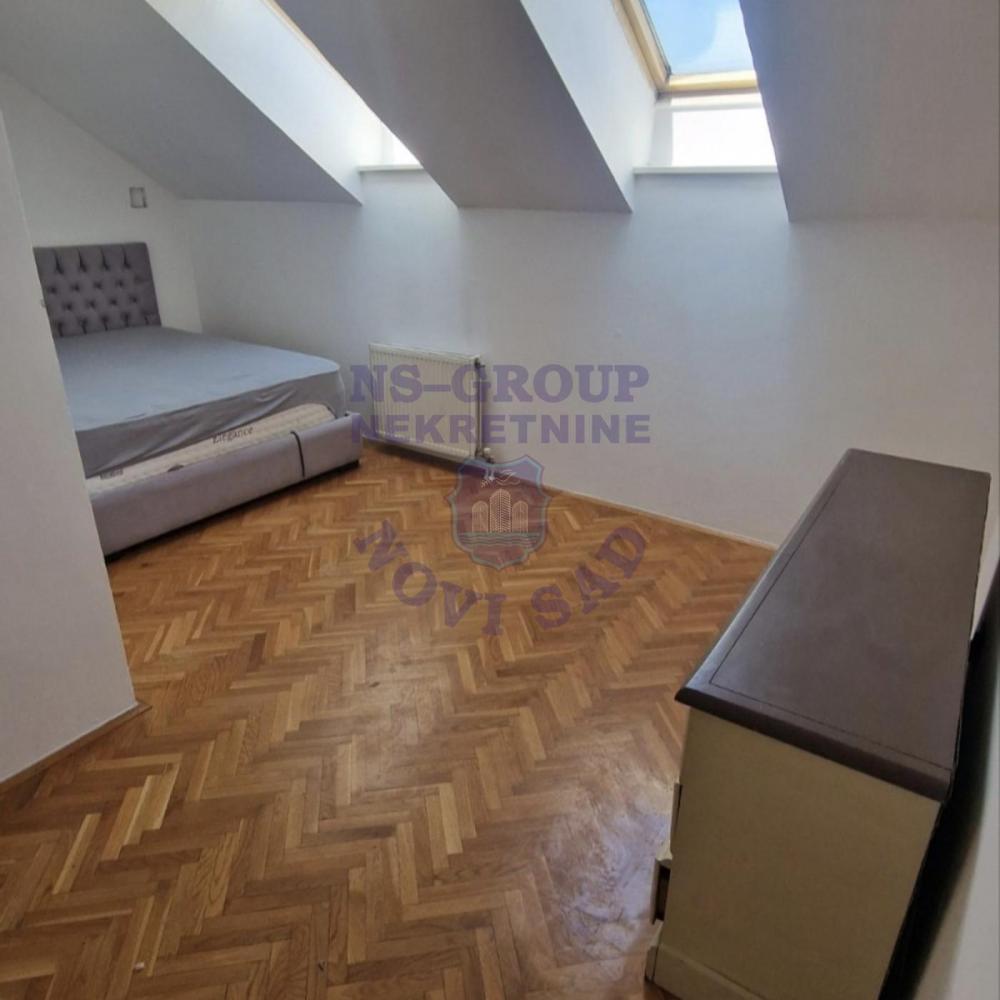 Slika 2 - Četvorosoban, 96m2, Detelinara Novi Sad, sa terasom, ima lift