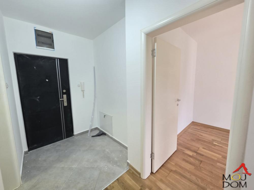 Slika 6 - Stan,NOVI SAD,DETELINARA,kv: 40, € 129780, ID: 1032245