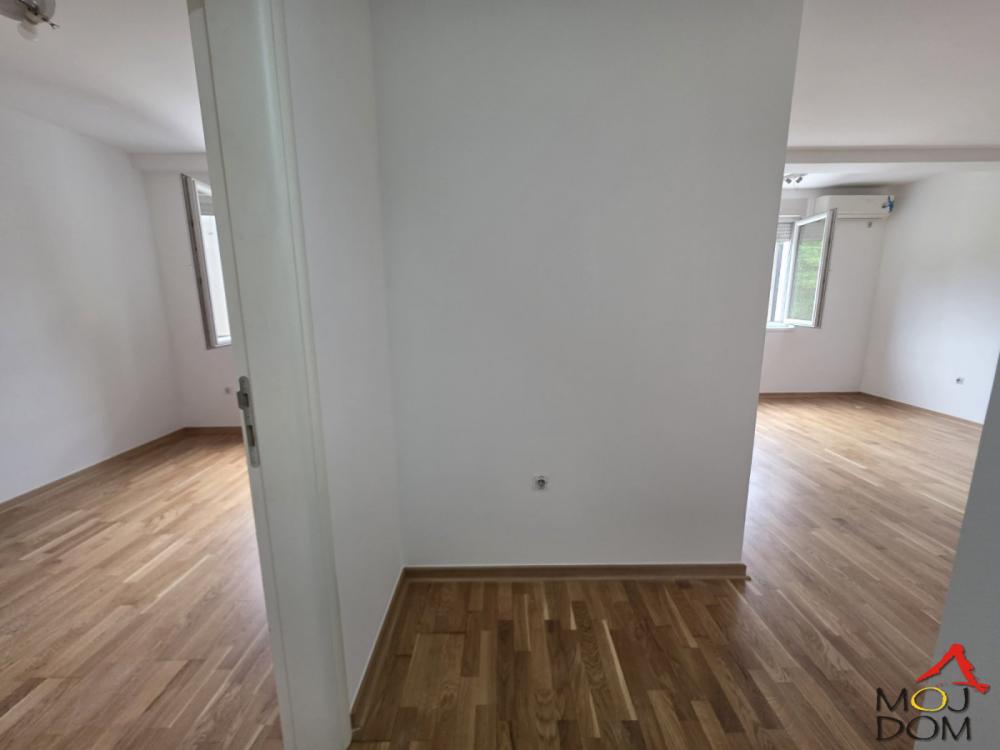 Slika 4 - Stan,NOVI SAD,DETELINARA,kv: 40, € 129780, ID: 1032245