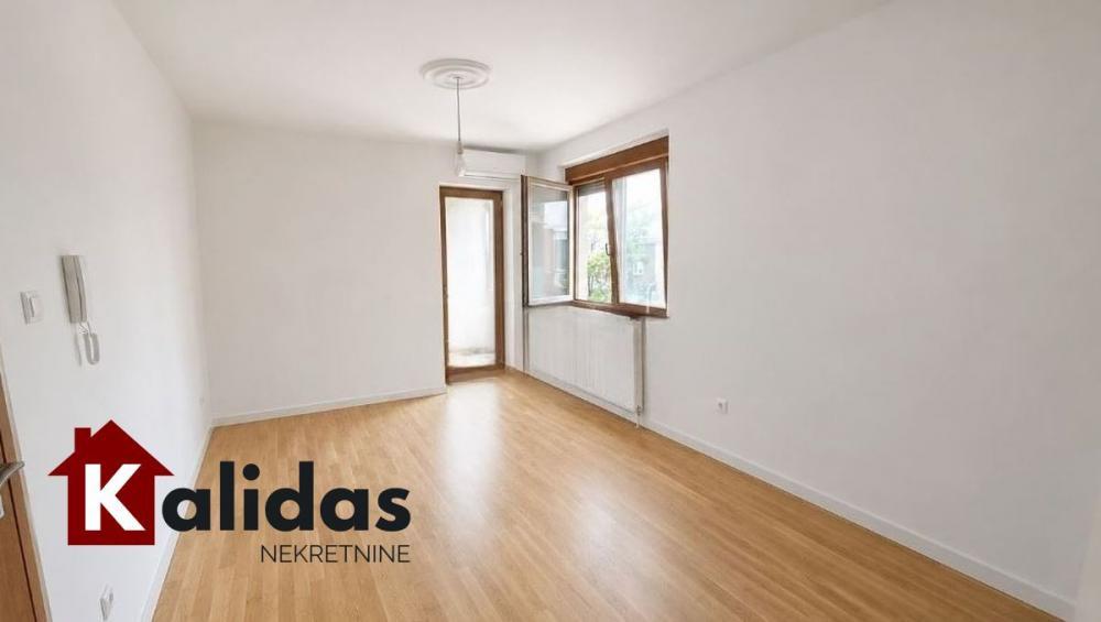 Glavna slika -Stan,NOVI SAD,GRBAVICA,kv: 28, € 99900, ID: 1008785