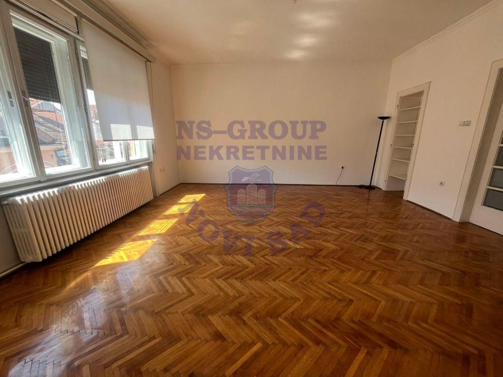 Slika 1 - Troiposoban, 173m2, Novi Sad centar Novi Sad, sa terasom