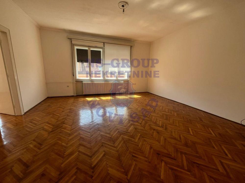 Slika 2 - Troiposoban, 173m2, Novi Sad centar Novi Sad, sa terasom