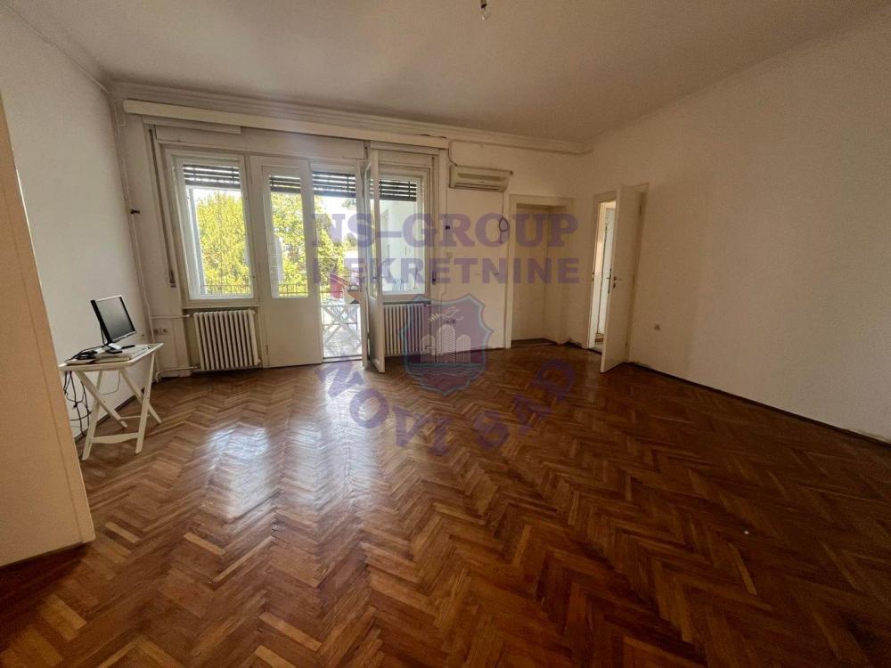 Slika 3 - Troiposoban, 173m2, Novi Sad centar Novi Sad, sa terasom