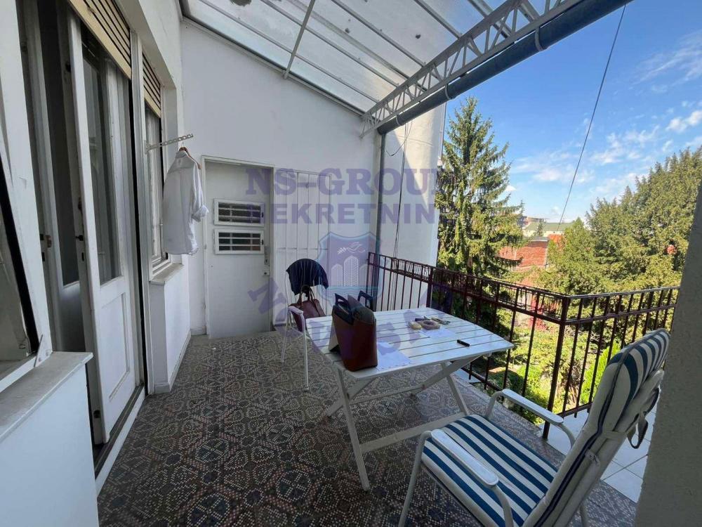 Slika 9 - Troiposoban, 173m2, Novi Sad centar Novi Sad, sa terasom