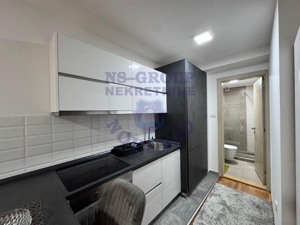 Slika 2 - Jednosoban, 26m2, Bulevar oslobođenja Novi Sad, sa terasom, ima lift