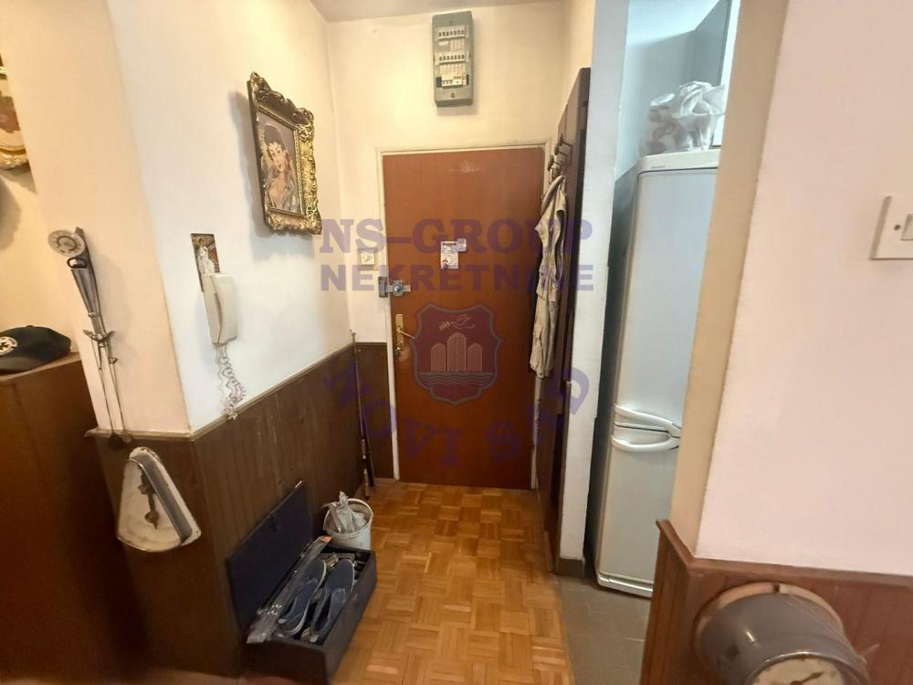 Slika 2 - Dvosoban, 46m2, Satelit Novi Sad, sa terasom, ima lift