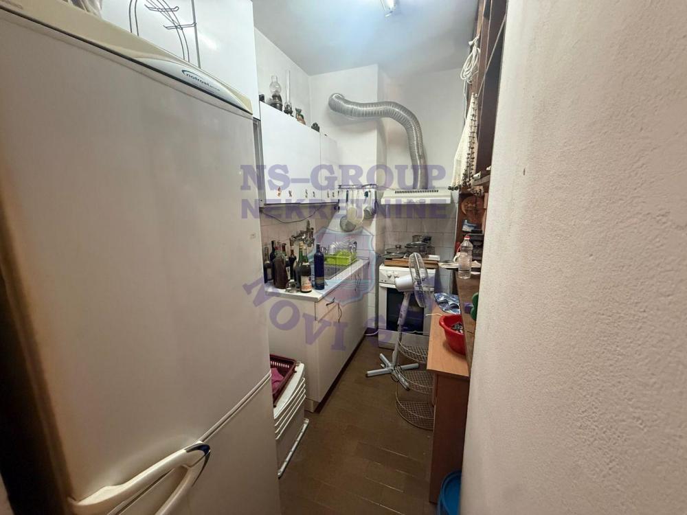 Slika 3 - Dvosoban, 46m2, Satelit Novi Sad, sa terasom, ima lift