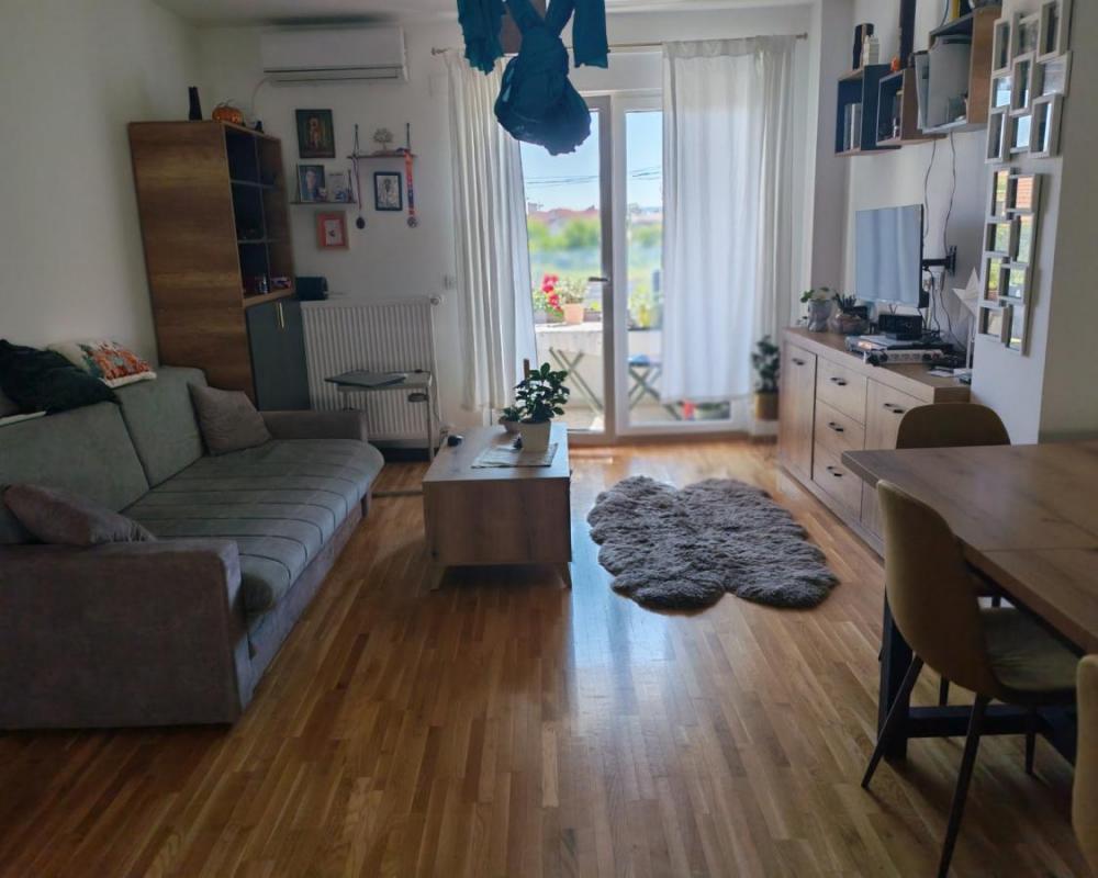 Glavna slika -Dvosoban stan preko puta Lipovog gaja