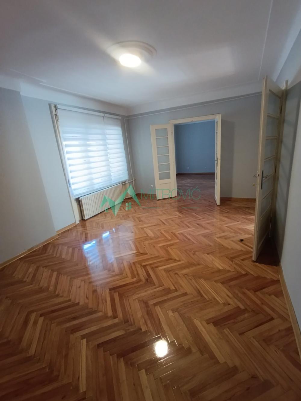 Slika 10 - Trosoban salonski stan u blizini suda i spensa renoviran i odmah useljiv 