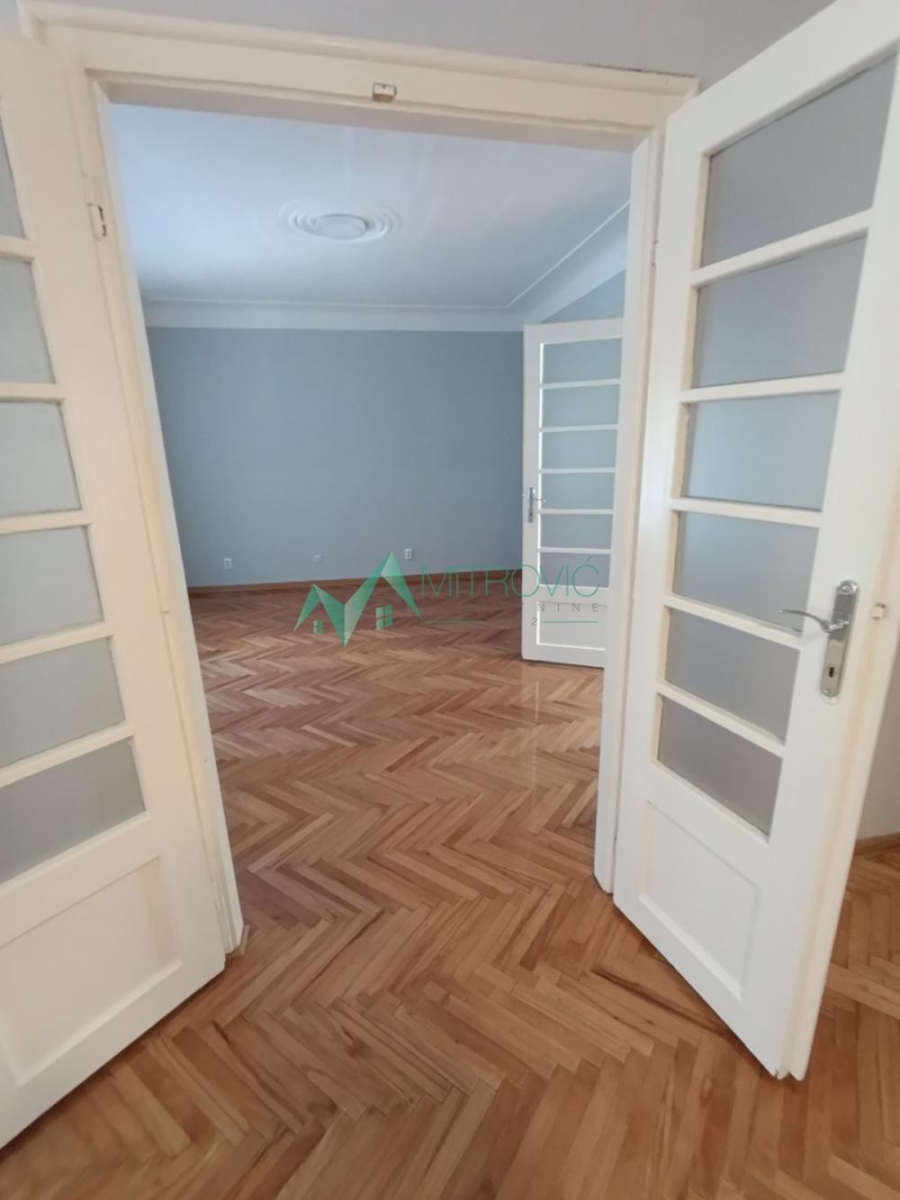 Slika 8 - Trosoban salonski stan u blizini suda i spensa renoviran i odmah useljiv 