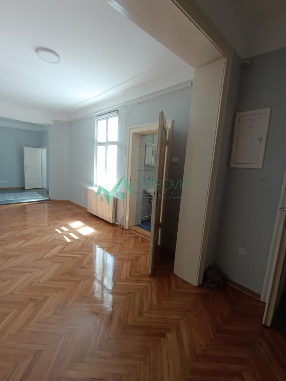 Slika 3 - Trosoban salonski stan u blizini suda i spensa renoviran i odmah useljiv 