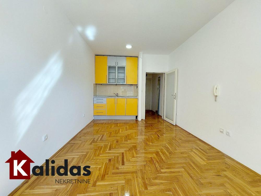 Slika 2 - Stan,NOVI SAD,GRBAVICA,kv: 24, € 95790, ID: 1008787
