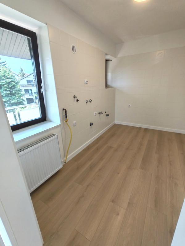 Slika 3 - Stan,NOVI SAD,PETROVARADIN,kv: 74.00, € 149000, ID: 1059445