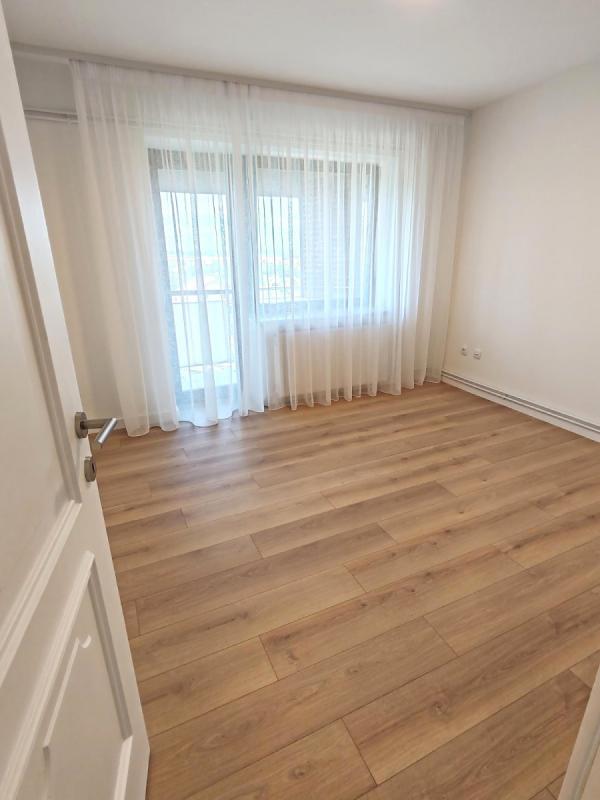 Slika 2 - Stan,NOVI SAD,PETROVARADIN,kv: 74.00, € 149000, ID: 1059445