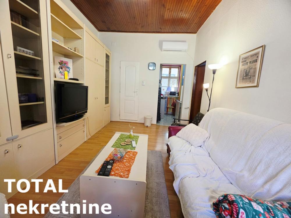 Slika 1 - Stan,NOVI SAD,PETROVARADIN,kv: 35.00, € 157500, ID: 1102571